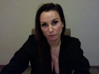 Hey ik ben Nina. Korte intro .. ik ben klein van stuk maar groots in presence, love it. Dominant op een speelse manier.ik hou van nieuwe uitdagingen! Oeh, ik voel de vibes al ..