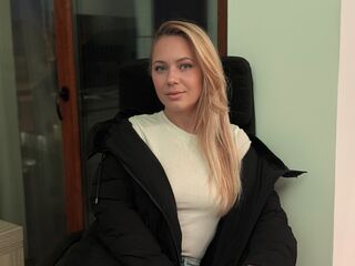 camslut naked AnyaLior