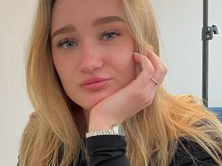 nude webcamgirl picture CristieBozzone