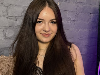 naughty cam girl fingering shaved pussy JessikaPinkman