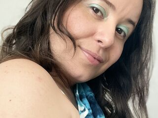camwhore masturbating with dildo SajaraBowen