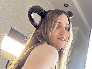 naked girl with webcam masturbating with vibrator AaliceWalter