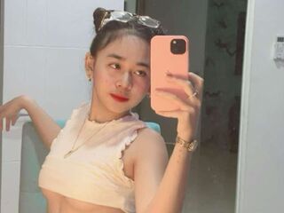 camslut spreading pussy AikoPerez