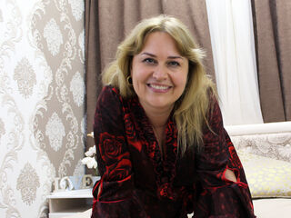 girl chatroom AlanaSharm