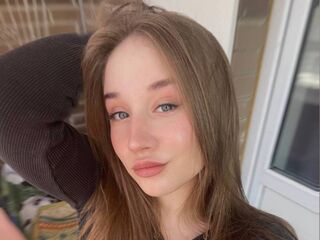 masturbating webcamgirl AliceTrenton