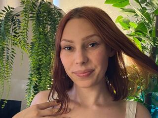 camslut fingering shaved pussy AmandaLohan