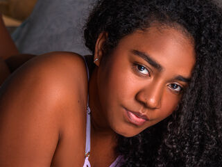 naughty camgirl picture AmaraRuiiz