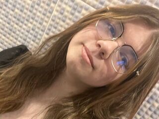 cam chatroom AminaBlooms