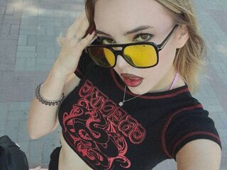 camslut showing tits AngelHarrisonn