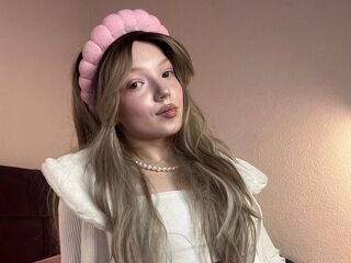 free live chatroom AnnikaBloom