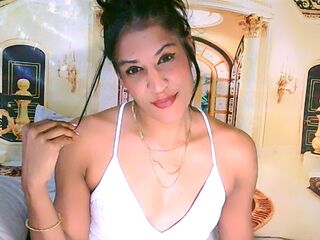 sex webcam chatroom AzzyGreene
