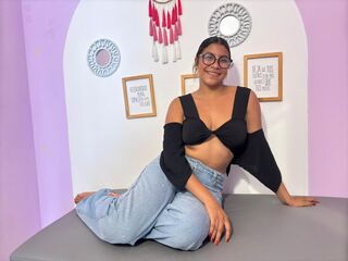 hot cam girl fingering BrianaMontes