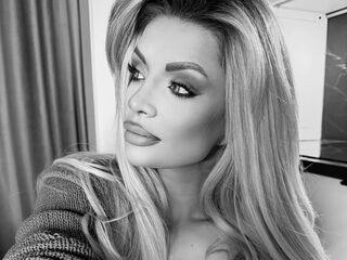 mastubating web cam girl BriannaReynold