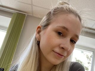 fingering cam girl BrittleDorget