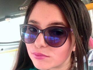 cam girl playing with vibrator CelesteLemman