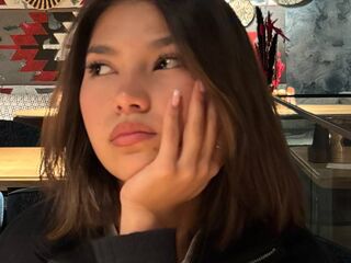 naked girl with cam fingering CelsaCoty