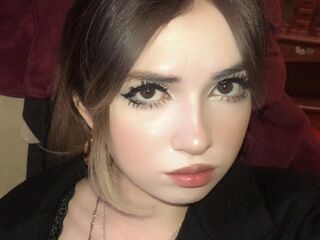 cam girl masturbating with dildo CharaDraheim