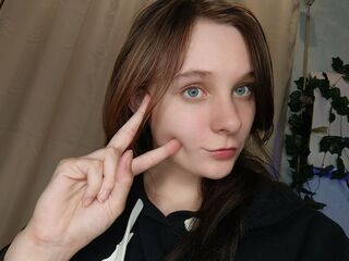 cam girl playing with dildo ChrystalNoury