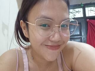 hot cam girl masturbating with vibrator ClaraCitra