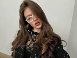 camgirl masturbating with sex toy ClementinePembe