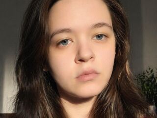 hot cam girl masturbating with vibrator CorneliaAdling