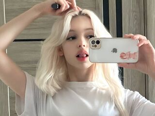 naked webcam girl CourtneyAdamo