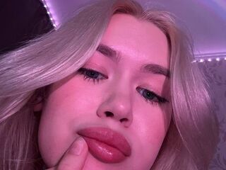 camgirl playing with dildo CrystalWest