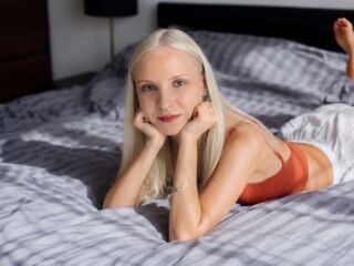camwhore fingering pussy DaniellaStarki
