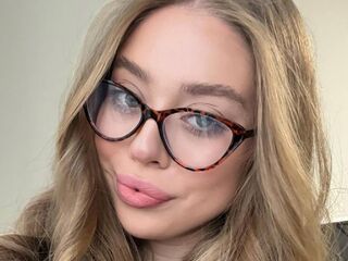 adult webcam chat room DianeWhitly