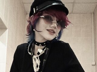 nude cam girl photo ElanorCiolek