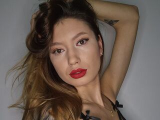 naked webcamgirl video ElliaBellamy