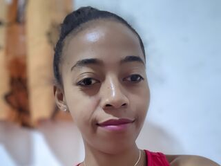 naughty chat ElodieRazafi