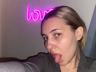 naked cam chatroom EvelInDreamer