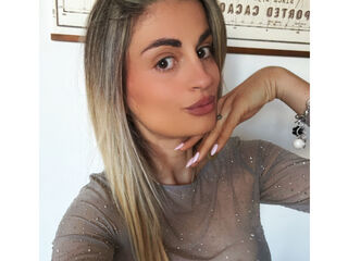 hot naked webcamgirl Evelynnny