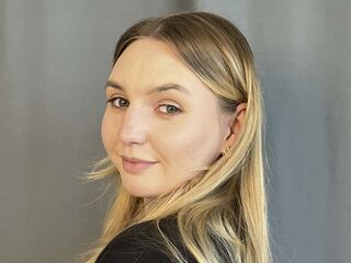 chatroom webcam pic FloraBrenden