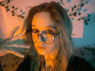 nude webcam girl picture FloraMuse
