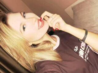 girl naked FlossieRoseth