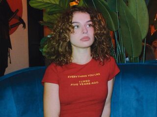 cam girl playing with sextoy GeorginaHames