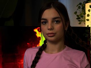 camgirl masturbating GertudeCova