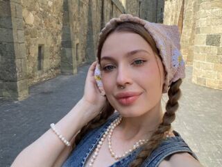 camwhore shaved pussy GlindaSankar