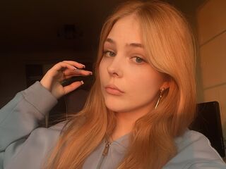 camgirl showing pussy GraceLake