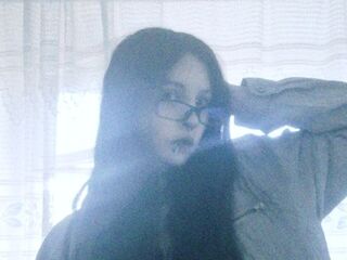 beautiful cam girl GracieKahen