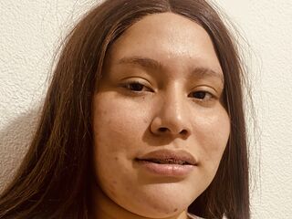 hot girl cam HoneyMil