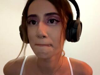 camgirl masturbating with vibrator JulySapphire