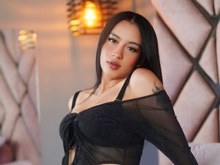 camgirl playing with vibrator KaisaCurt