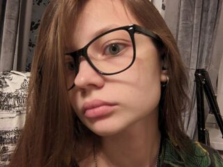 cam girl playing with dildo KeeleyCaryl