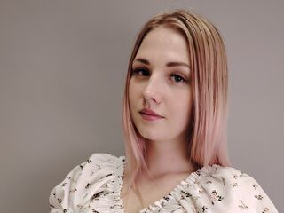 live webcam performer KelleyRamano