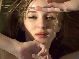 streaming live webcam KianaWhite