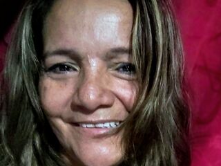 cam girl playing with vibrator LaperlaRubby