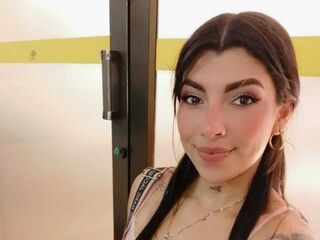 hot strip tease web cam LesslyKity